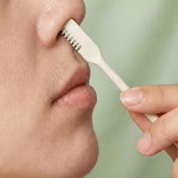 Näshårskniv och öronrensare