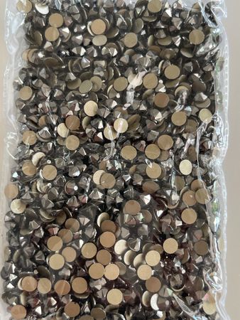 Jet hematite (2088) 16 fasett