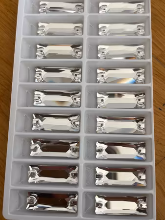 Fyndvaror. Crystal clear baugette 9x26 18st