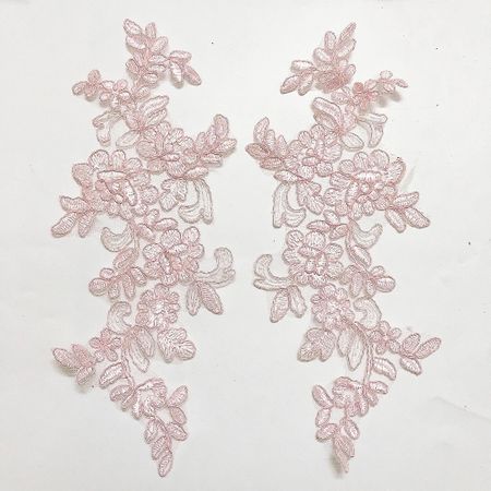 Spegelvänt par. Applikation på mesh. LIGHT PINK