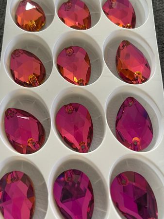 Fyndvara. Droppe 16x25 Pink rose. Pris per styck