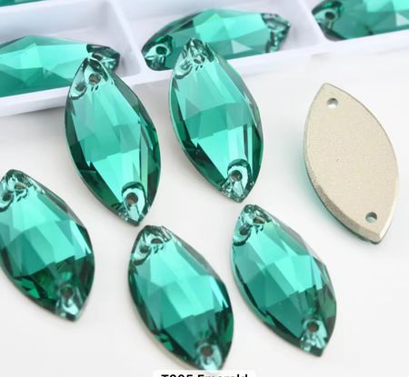 Navette 5A kvalitet 9x18 Emerald. 1st