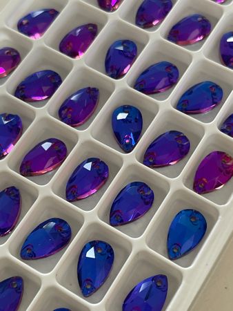 Fyndvara. Sypå sten Purple velvet hel karta 48st 7x12 mm
