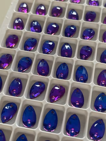 Fyndvara. Sypå sten Purple velvet hel karta 48st 7x12 mm