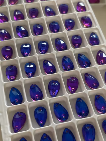 Fyndvara. Sypå sten Purple velvet hel karta 48st 7x12 mm