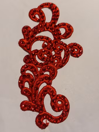 Strassad applikation enligt bild. Röd med light siam 2088