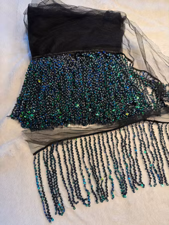 Fransband med pärlor och paljetter. Grön/svart 0,5 meter