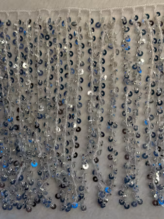 Fransband med pärlor och paljetter. Silver 0,5 meter