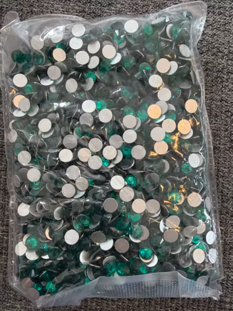 Fyndvara. Udda grön sten ss20