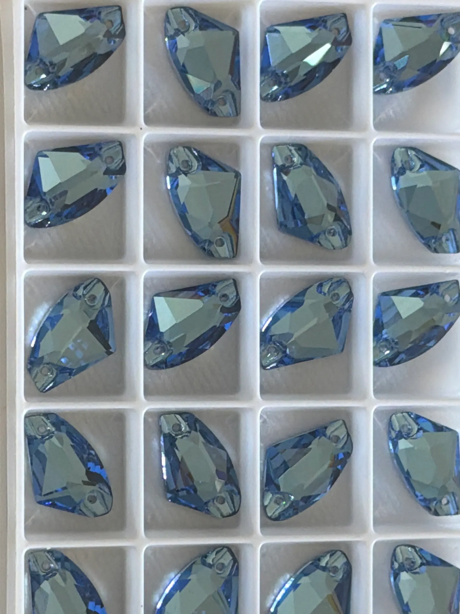 Sy-på sten Galactic, premium, Sky Blue - Strass.nu
