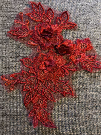 Spetsapplikation Deep Red 1st