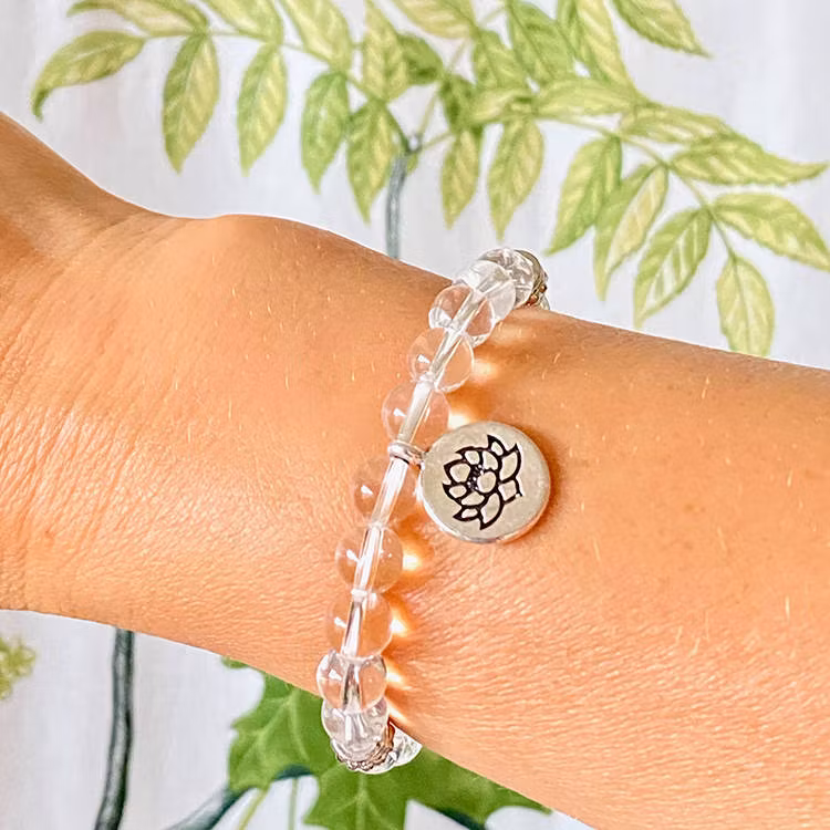 Bergkristall (Lotus) 8mm pärlor Armband