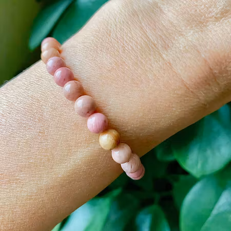 Rodonit 6mm pärlor Armband