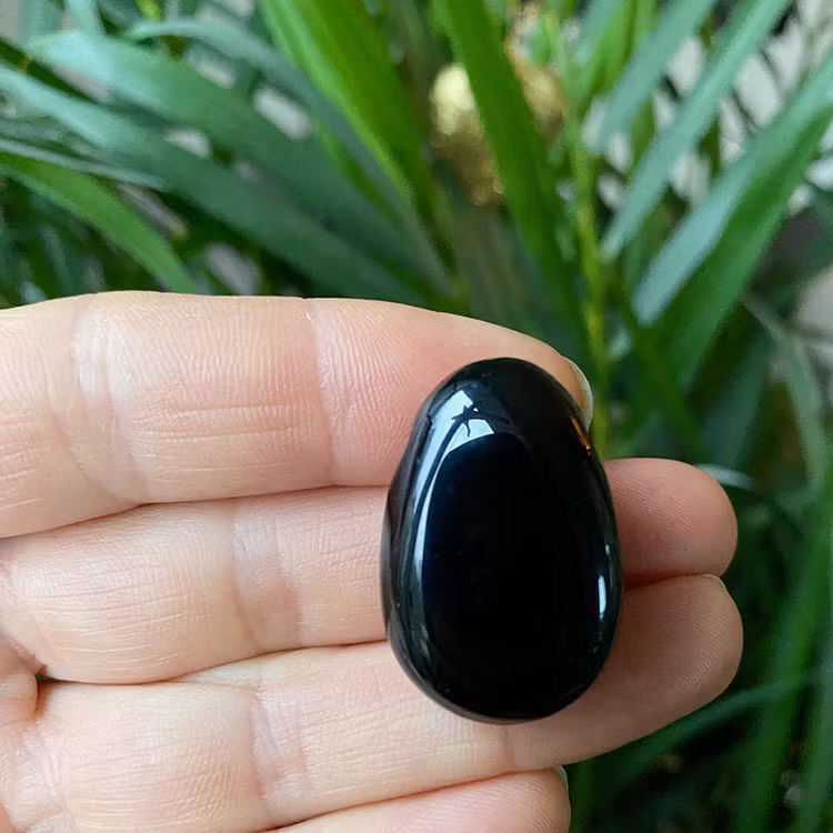 Obsidian Svart Hängsmycke (Droppe)