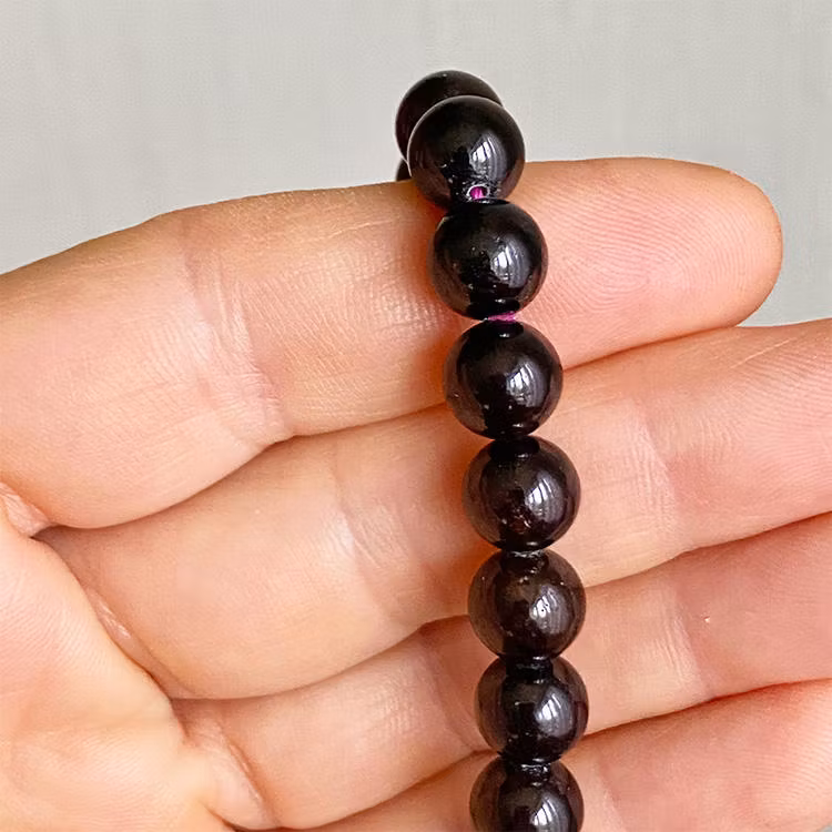 Granat 9mm pärlor Armband