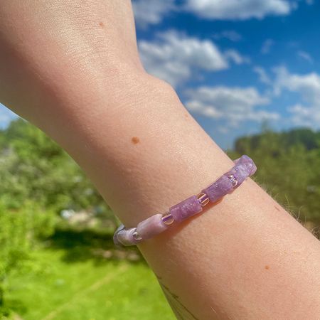 Lepidolit (Polygon) 9-11mm pärlor Armband
