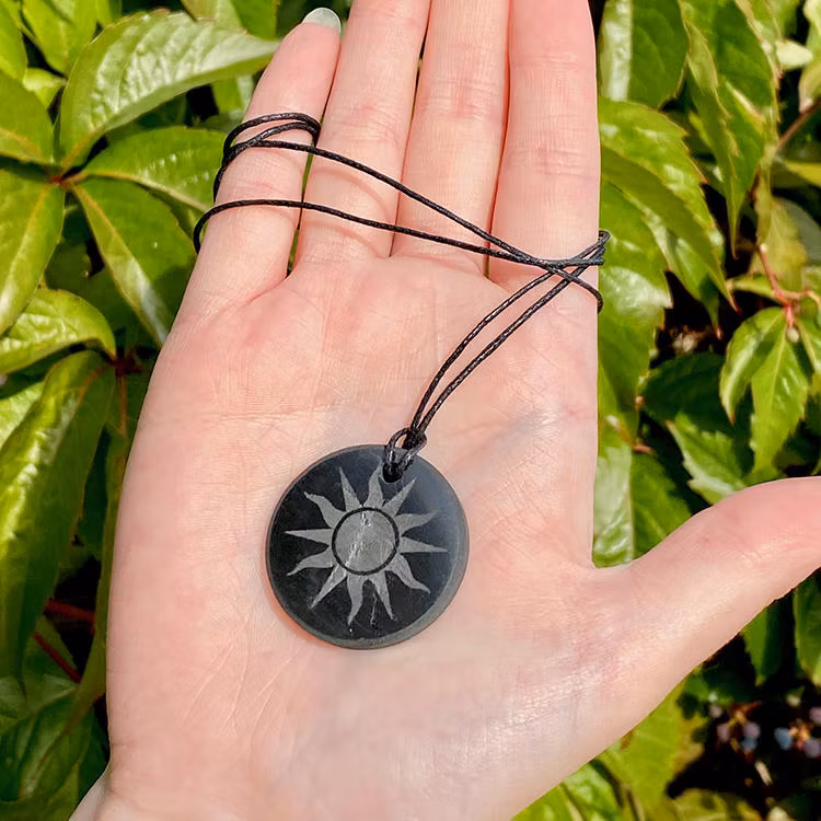 Shungit Amulett Sol 3cm