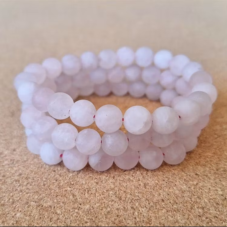 Rosenkvarts "Frostad" 8mm pärlor Armband