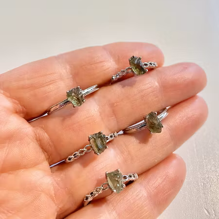 Moldavit Rå Ring (925 Silver, ställbar)