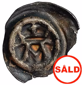 Albrekt av Mecklenburg - Västerås, brakteatpräglad penning med bokstaven A i avvikande stil - Mycket sällsynt - Ex. Sven Svensson