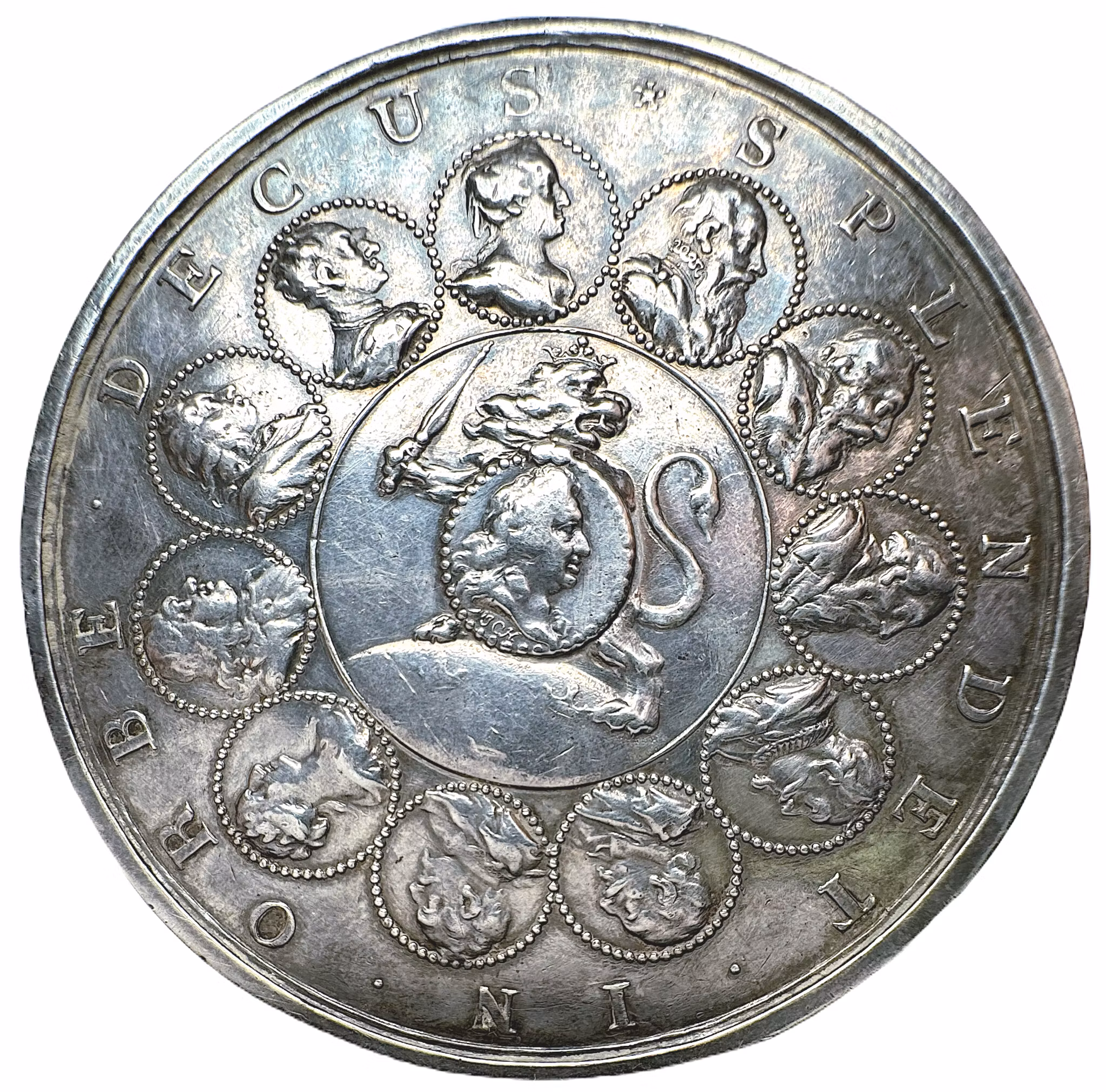 Svenska kungahusets ära och lycka av Johann Carl Hedlinger (1739) - Sällsynt hybrid