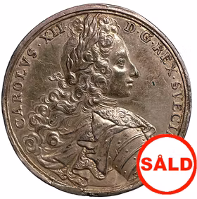 Karl XII och svenskarnas lysande seger över en mångdubbelt större rysk här vid Narva den 20 november 1700  av Carl Gustav Hartman - RRR i försilvrat tenn - Enda noterade exemplaret!