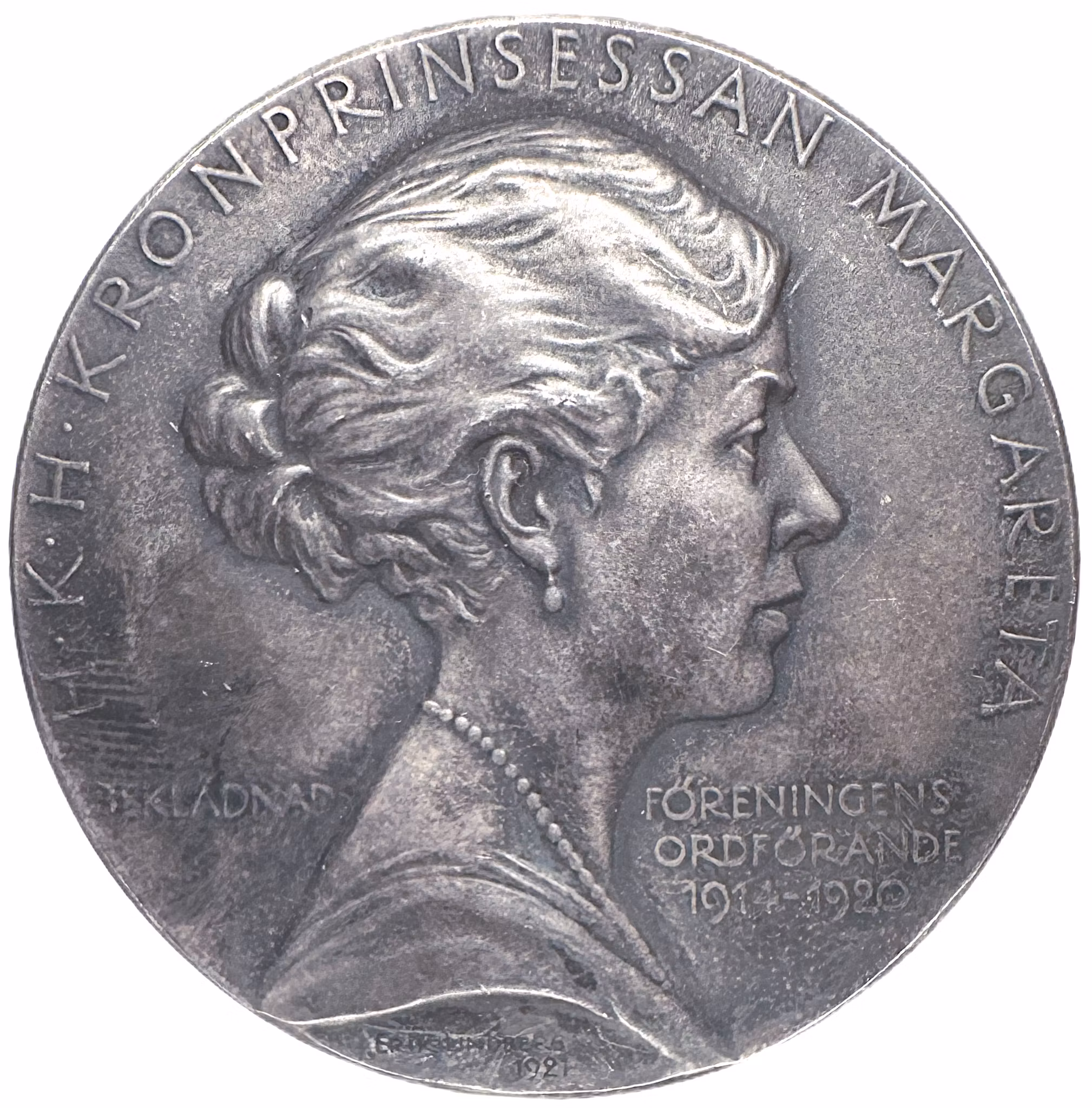 Kronprinsessan Margareta (1882–1920) - Minnesmedalj hyllande hennes roll som ordförande i Beklädnadsföreningen 1914-1920 - graverad av Erik Lindberg  1921