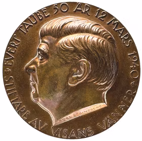 Evert Taube (1890-1976) - Trubaduren som gav Sverige en röst- En underbar bronsmedalj i hög relief av Tore Stindberg 1940