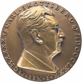 Carl Skottsberg (1880-1963) av Gösta Carell 1940 - Sällsynt och praktfull - Ett typiskt exempel på Carells konstnärligha exekvering