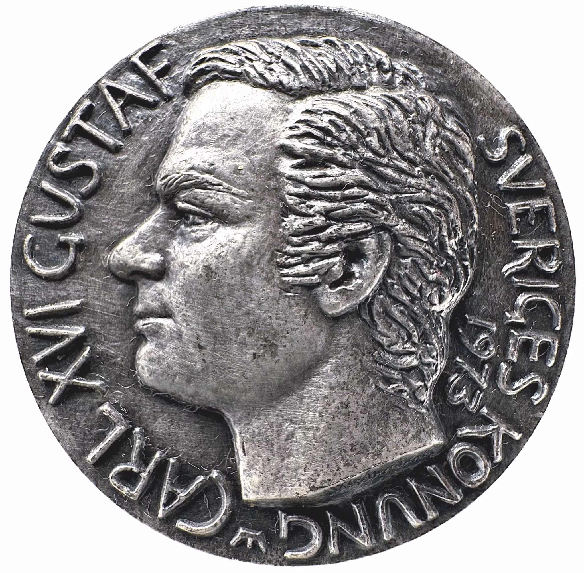 Carl XVI Gustafs tronbestigning den 15 september 1973 av Axel Wallenberg - Vackert exemplar i hög relief