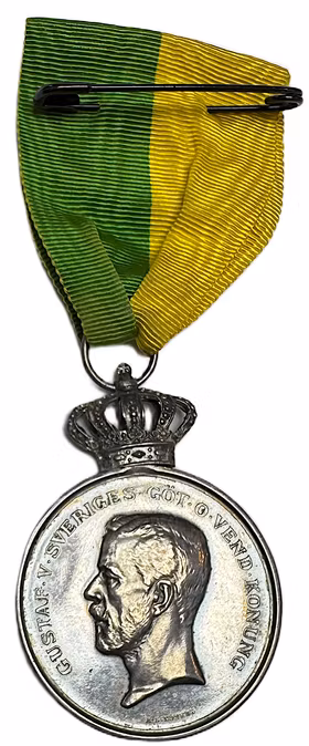 Gustav V - Kungliga svenska patriotiska sällskapets belöningsmedalj utdelad 1920