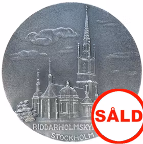 En historiskt intressant minnesmedalj i silver över rikets framstående herrar som ligger begravda i Riddarholmskyrkan i Stockholm