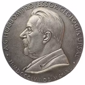 Arvid Gustaf Högbom (1857–1940) av Erik Lindberg för Kungliga Vetenskapsakademien 1954 - Istidens spår och bergens struktur
