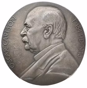 Oscar Fredrik Carlson (1844–1916). Stockholms Superfosfatfabriks Aktiebolags minnesmedalj 1918 - Mycket sällsynt - Den kemiska storindustrins fader i Sverige