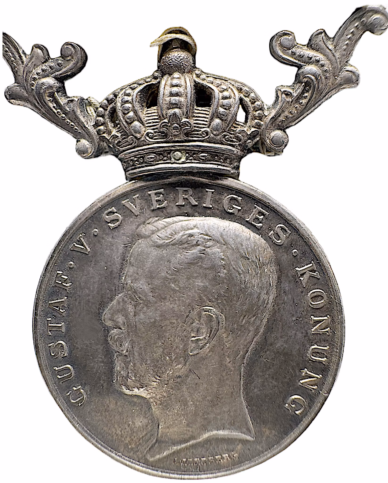 Gustav V – Svenska Röda Korsets förtjänstmedalj för den frivilliga sjukvården - Den frivilliga sjukvården och Röda korsets guldålder - Tilldelad H. F. T. Schelin 1925