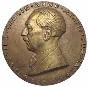 Thorsten Laurin (1875–1954) - Massiv bronsmedalj av Gösta Carell, utgiven till Thorsten Laurins 70-årsdag 1945 från vänner - Mycket sällsynt - En sentida arvtagare till 1700-talets Carl Gustaf Tessin