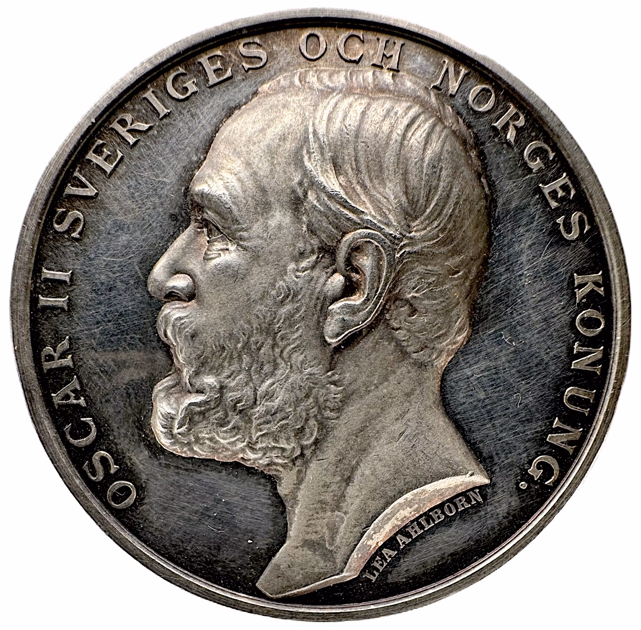 Oskar II - Prismedalj för hästavelns främjande av Lea Ahlborn för Stuteriöverstyrelsen - Ett mycket vackert exemplar i silver med frostaktig relief