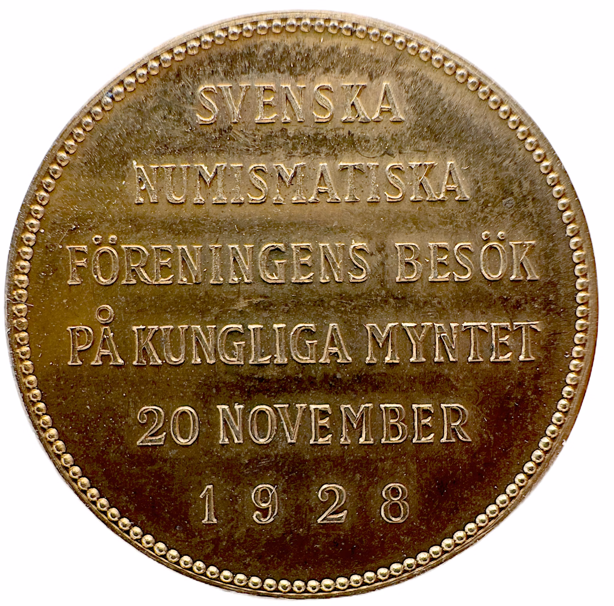 Gustaf V: Svenska Numismatiska Föreningens besök på Kungliga Myntet (1928) av Adolf Lindberg
