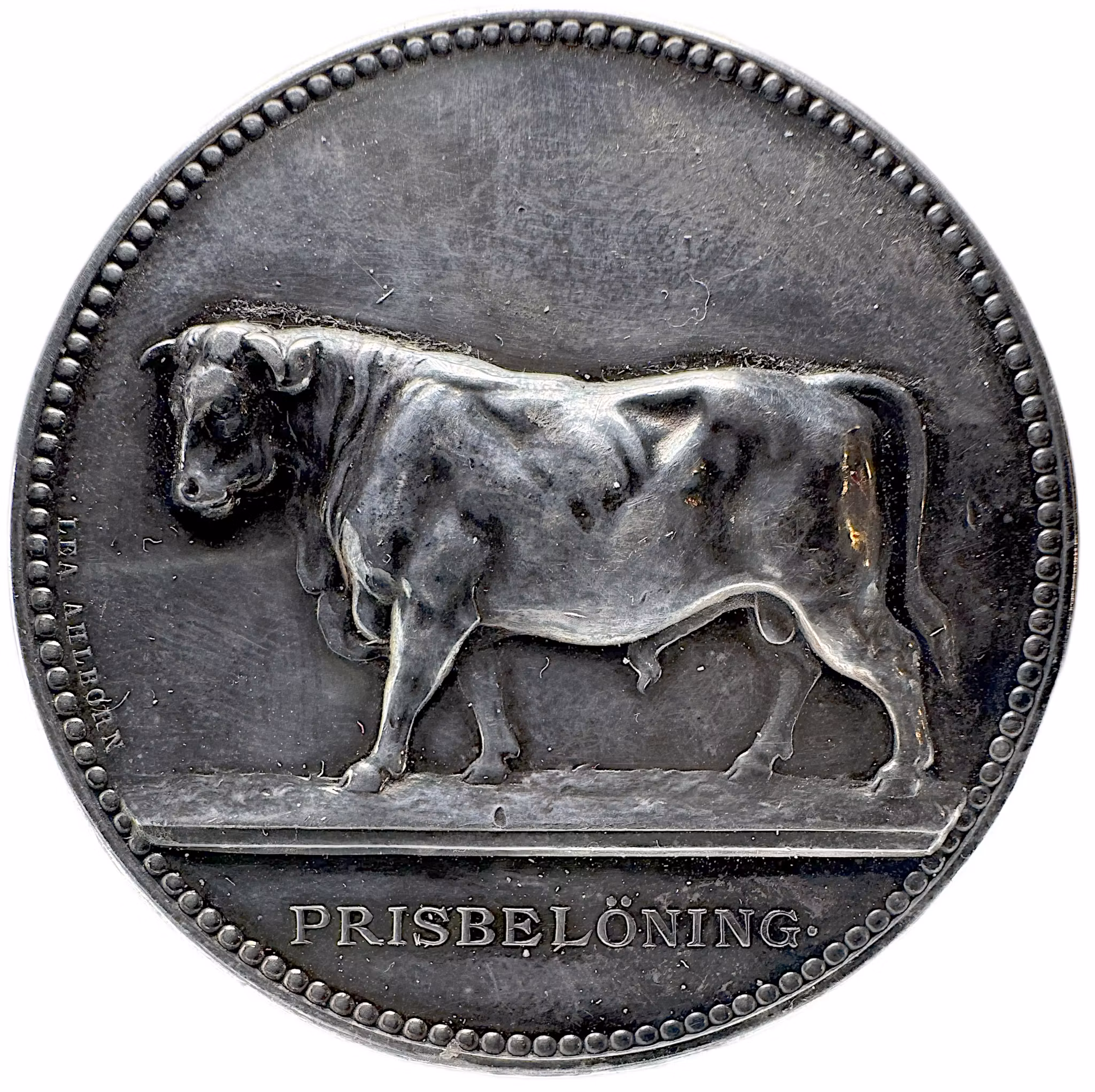 Oskar II: Örebro läns kungliga hushållningssällskap (modell 1888) - Ett underbart klassiskt motiv, inspirerat av antika ideal med förebild från den grekiska stadsstaten Sybaris i södra Italien