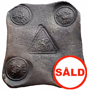 Karl XII - Plåtmynt - 1/2 Daler 1718 med trekantig mittstämpel - SÄLLSYNT