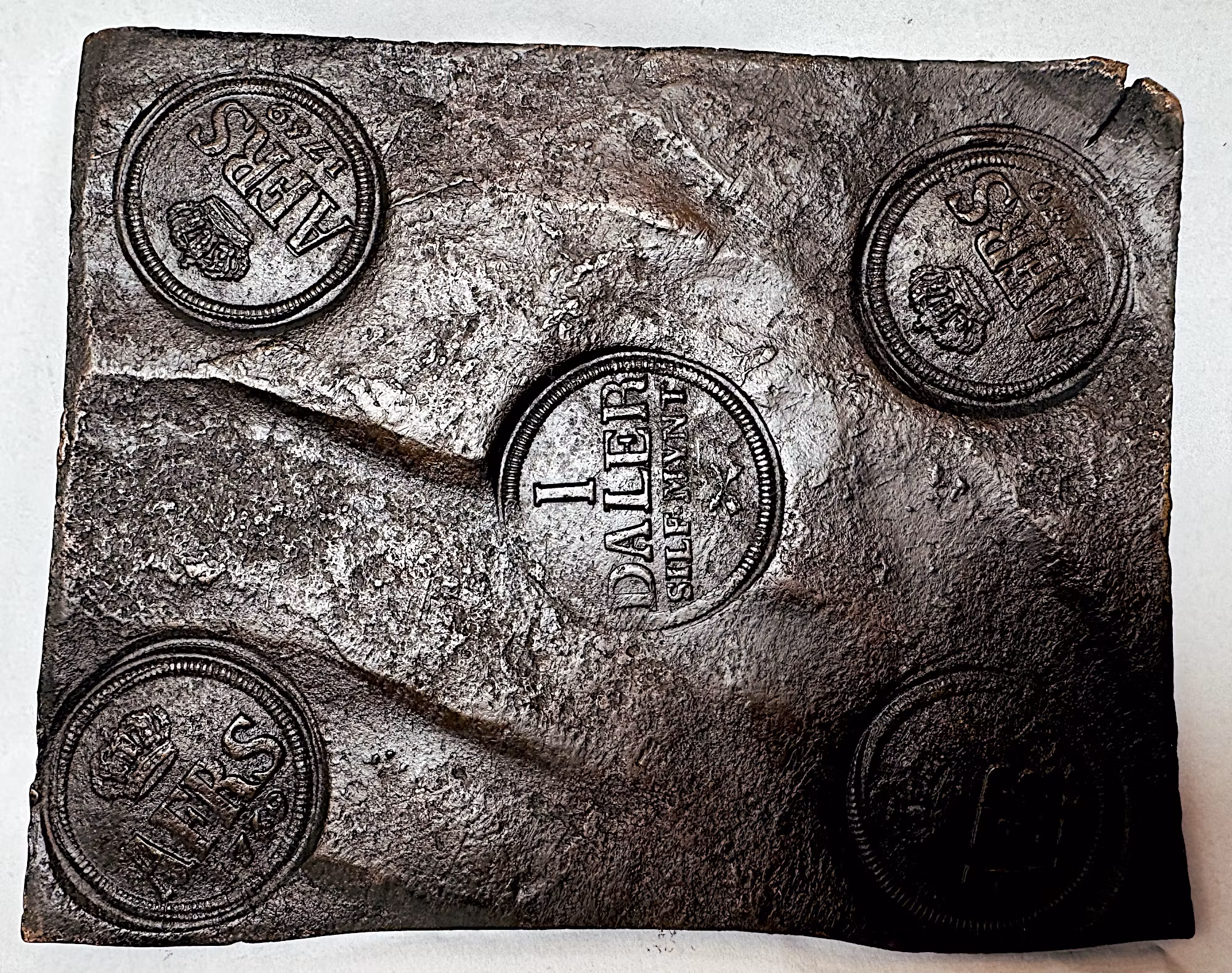 Adolf Fredrik, Avesta, 1 Daler SM 1759 med lystriga stämplar, sällsynt