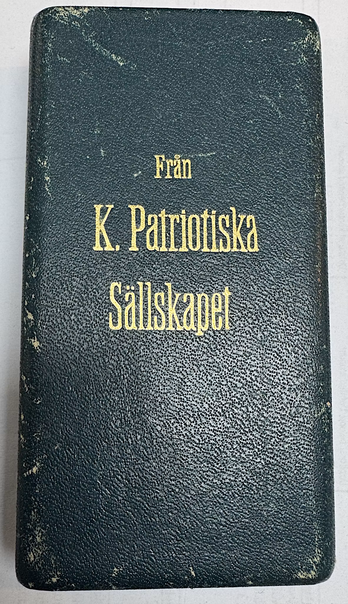 Gustav V (1907–1950) – Kungliga Patriotiska Sällskapets belöningsmedalj - Tilldelad Erik Jakobsson (1940) - Sverige i skuggan av andra världskriget 1940