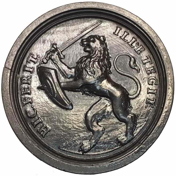 Karl XI - 1690-talet - präglad spelmark i trä - TOPPSKICK