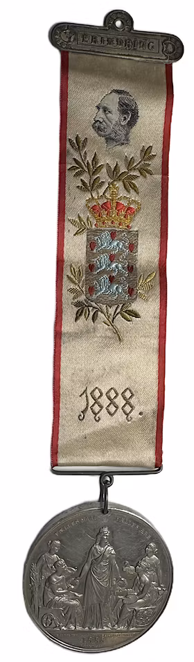 Christian IX, Köpenhamn, Utställningsmedalj 1888 med originalband - Mycket sällsynt helobjekt