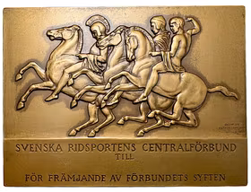 Svenska Ridsportens Centralförbund, Stockholm, Förtjänstplakett - Parthenonfrisens ryttare som svenskt ridsportideal