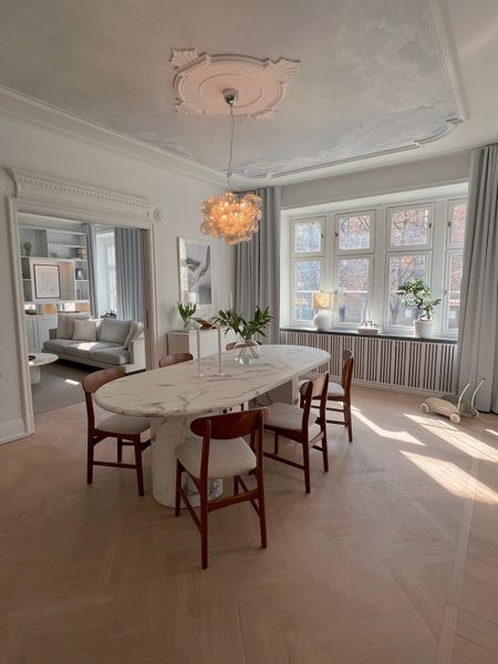 Kelly dining table oval 240cm