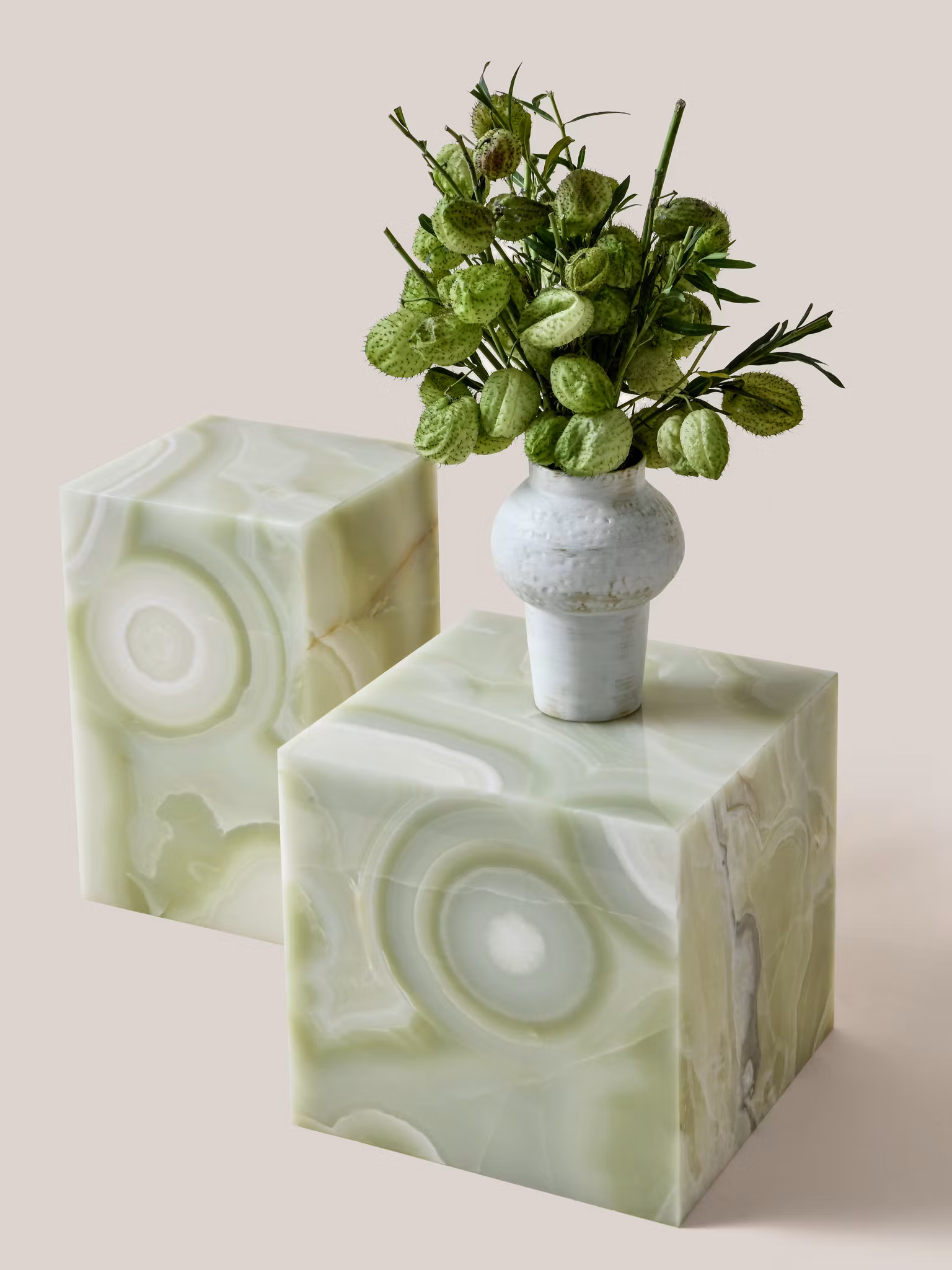 Flair Pedestal Light Green Onyx