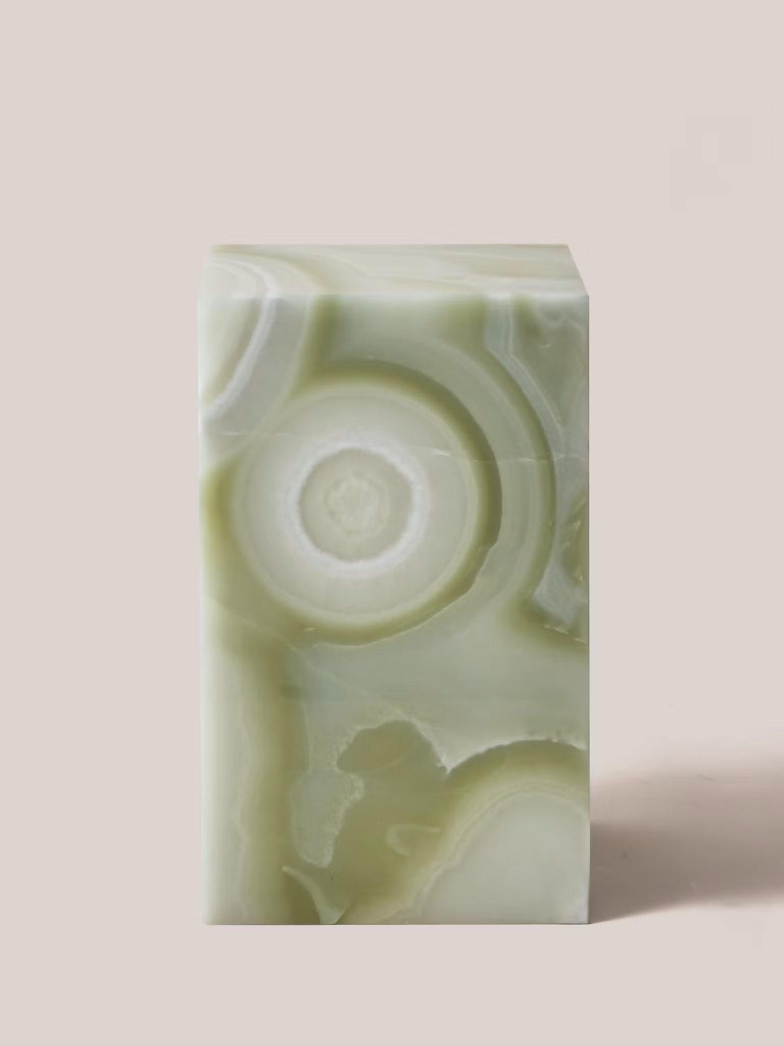Flair Pedestal Light Green Onyx
