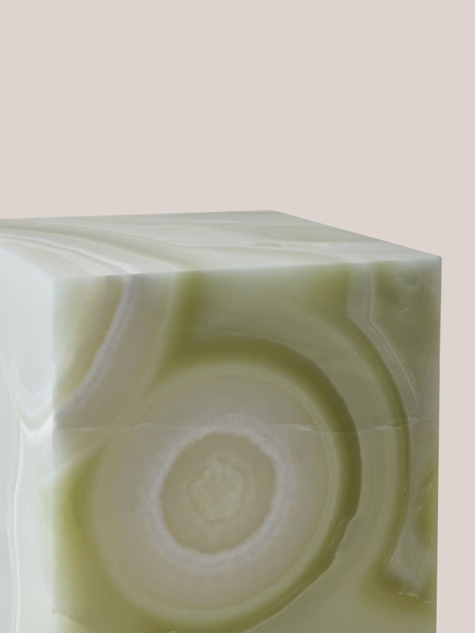 Flair Pedestal Light Green Onyx