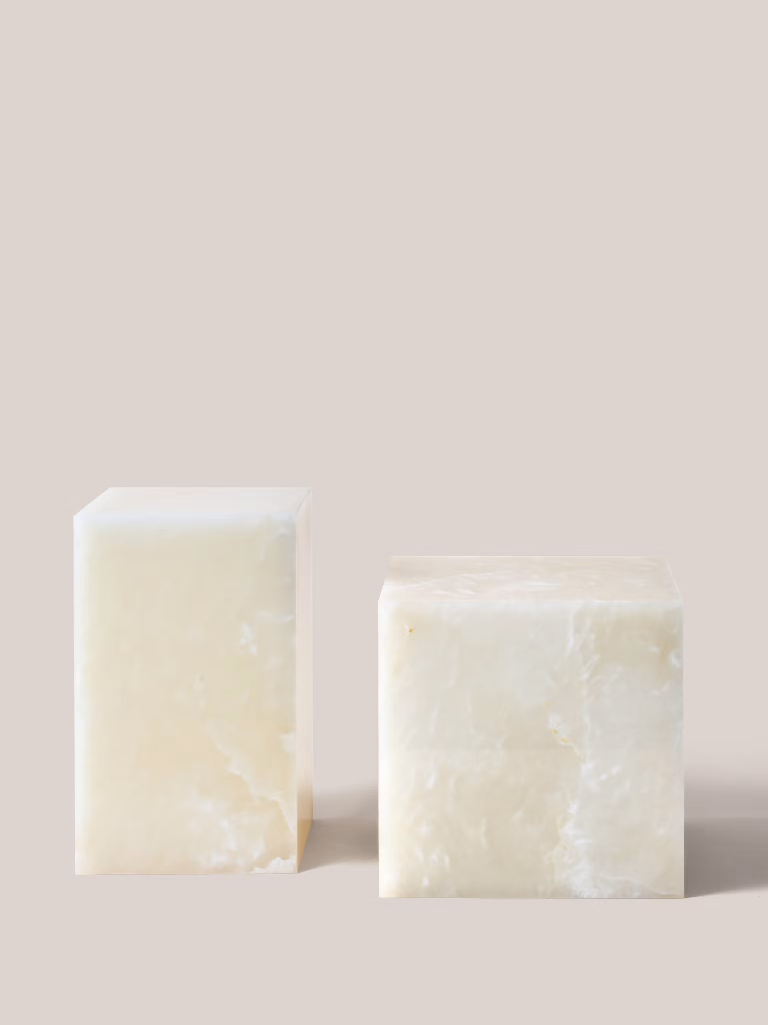 Flair Pedestal White Onyx